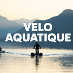 Vue d'ensemble d'un aquatic bicycle sur un lac calme