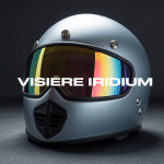 Visière iridium argentée sur casque moto