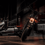 bmw scooter electrique ce 04 et ce 02 stationnes en ville