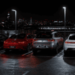 motorisation voiture quatre types alignés parking nuit