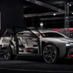 Concept car Citroën dans un hall sombre, ELO espace